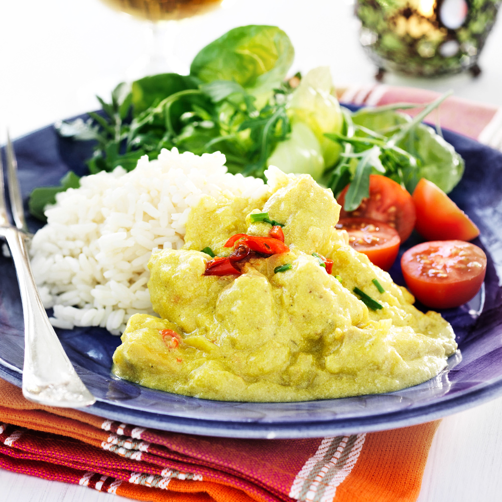 Kyckling-korma-med-ris-och-sallad